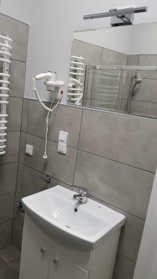 Apartament Nr 15 - 2 Pokoje Z Prywatnymi Lazienkami Centrum Познан Екстериор снимка