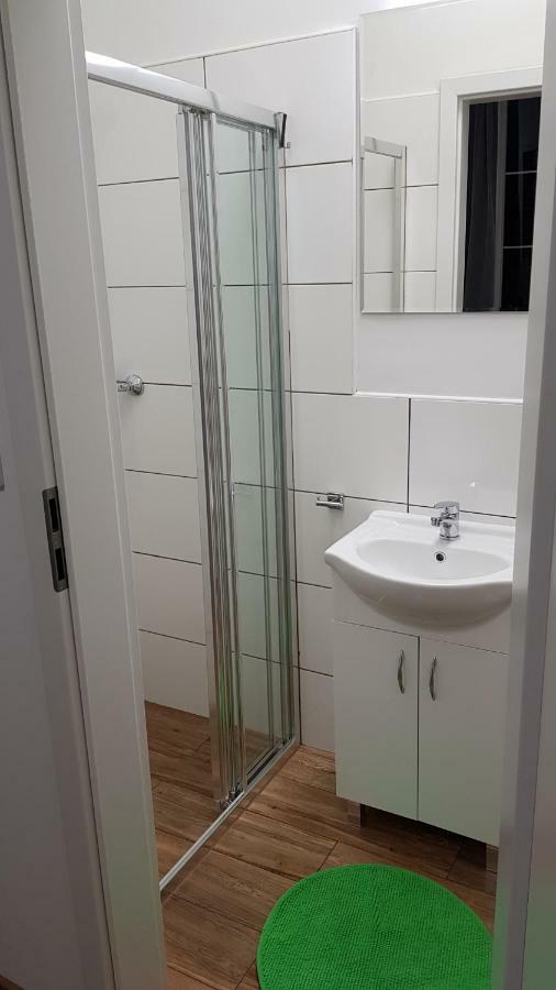 Apartament Nr 15 - 2 Pokoje Z Prywatnymi Lazienkami Centrum Познан Екстериор снимка