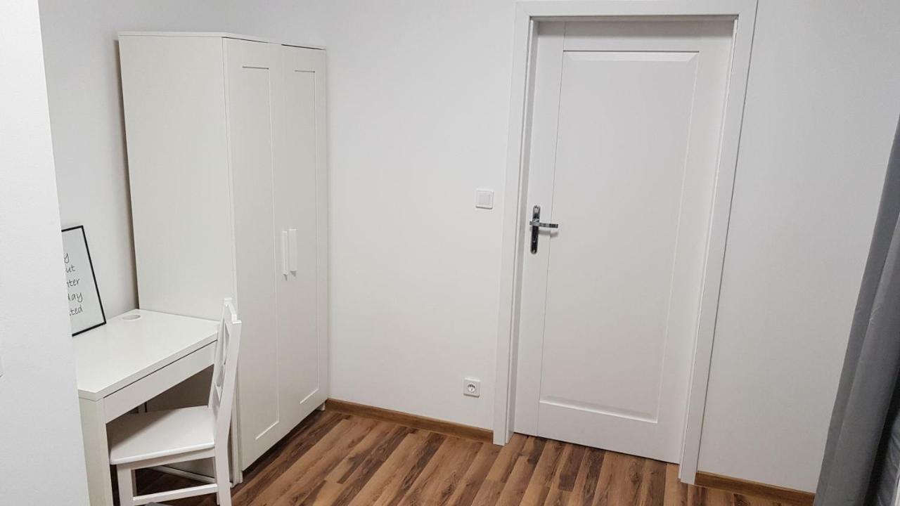 Apartament Nr 15 - 2 Pokoje Z Prywatnymi Lazienkami Centrum Познан Екстериор снимка